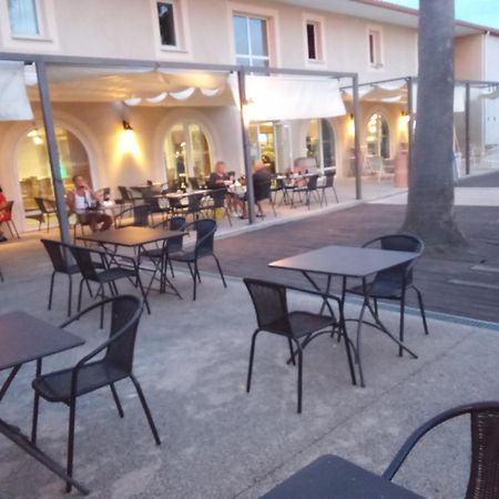 Maison Dans Une Residence De Vacances Gallargues-le-Montueux Esterno foto