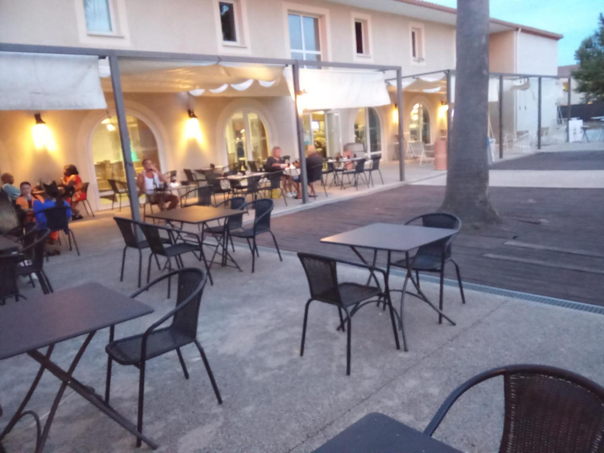 Maison Dans Une Residence De Vacances Gallargues-le-Montueux Esterno foto