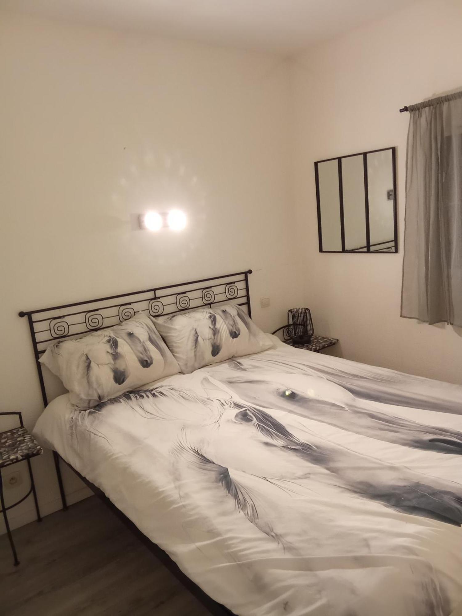 Maison Dans Une Residence De Vacances Gallargues-le-Montueux Esterno foto